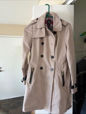 Atmosphere Beige Trench Coat with Plaid Lining